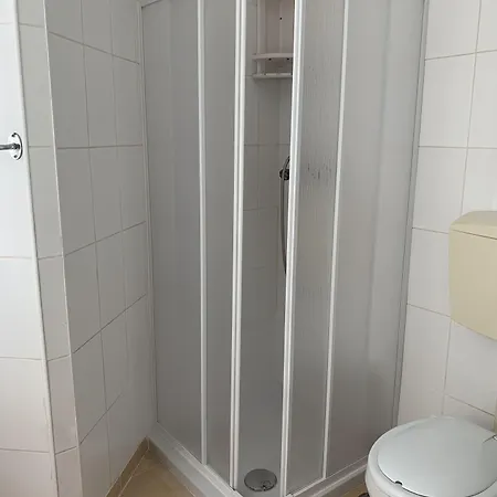 Residencia Whitelove בית הארחה