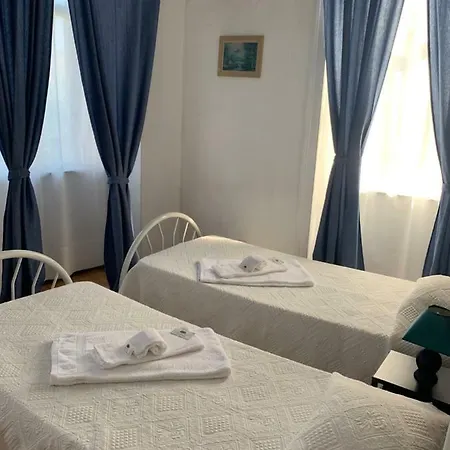 Residencia Whitelove بيت ضيافة